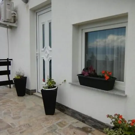 In With Sea View, Terrace, Air Conditioning, Wi-fi Apartment *